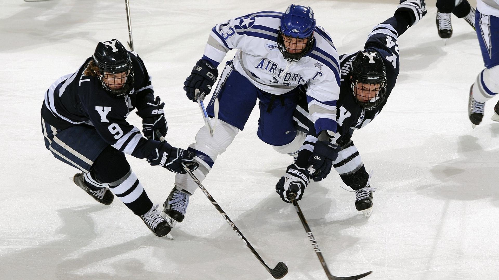 开云体育中国官网-赛道上的暗夜守护者，小贾伦如何用防守艺术定义F1街道赛之夜